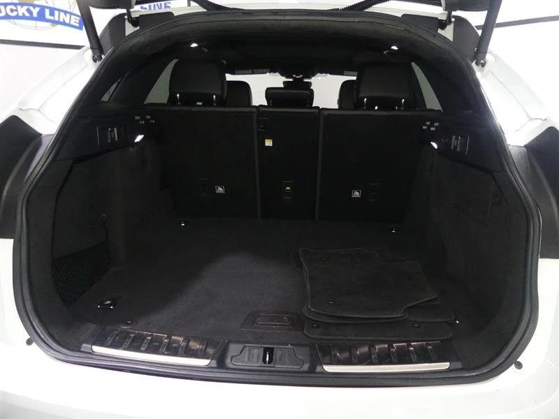 2019 Jaguar F-Pace - Image 9 of 20