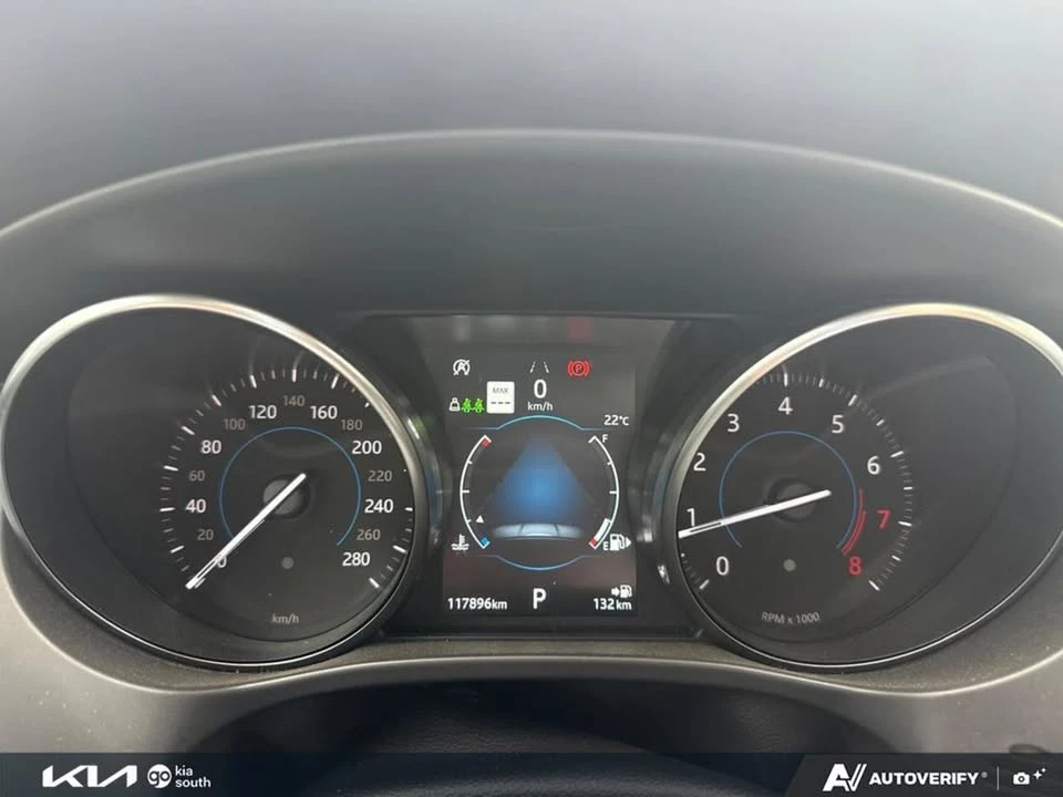 2019 Jaguar F-Pace - Image 15 of 17