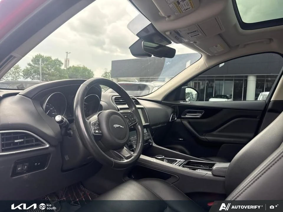 2019 Jaguar F-Pace - Image 13 of 17