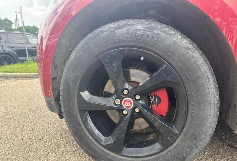 2019 Jaguar F-Pace - Image 5 of 15