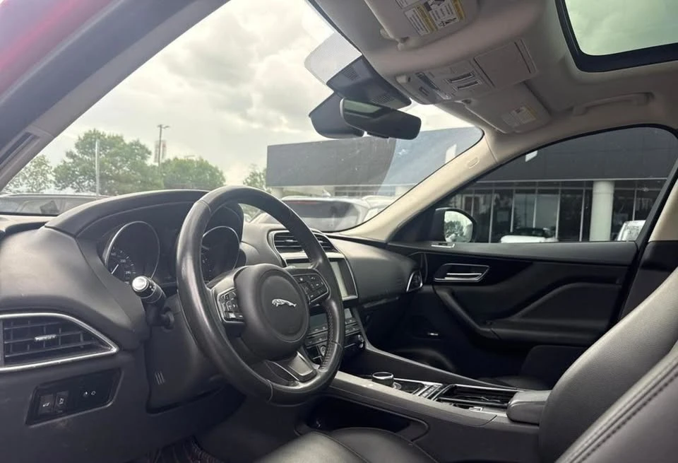 2019 Jaguar F-Pace - Image 8 of 15