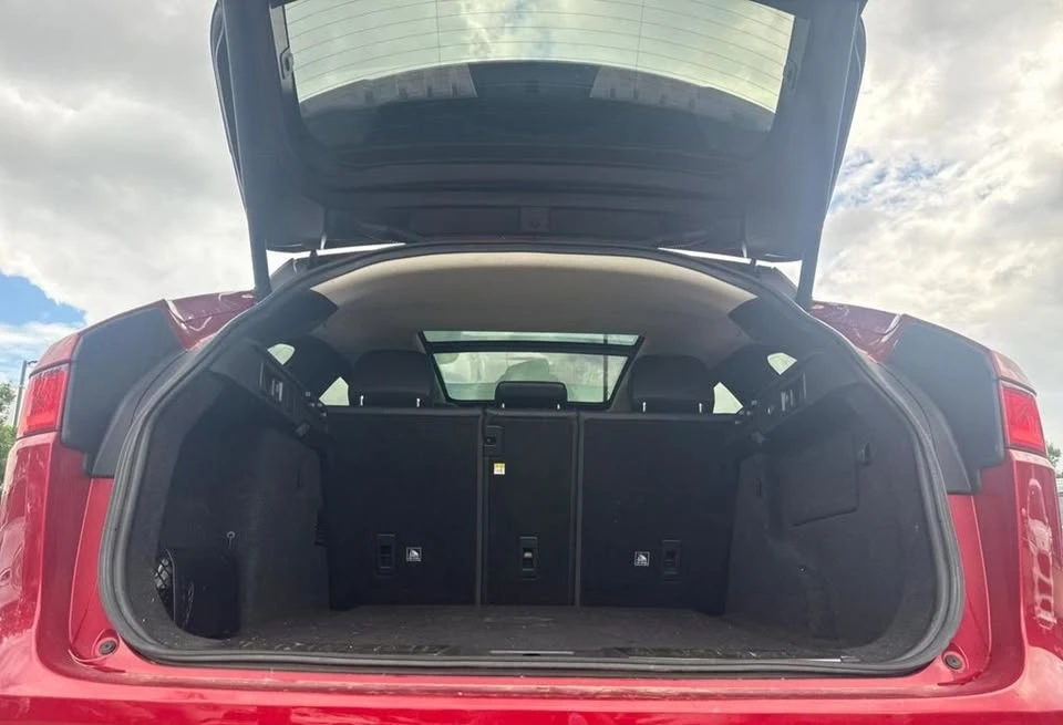 2019 Jaguar F-Pace - Image 7 of 15
