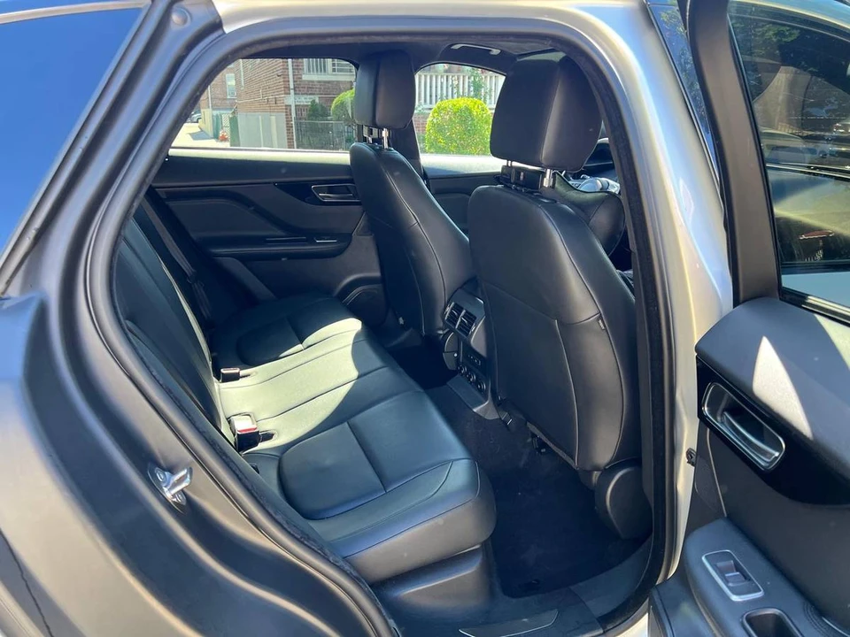 2019 Jaguar F-Pace - Image 9 of 18