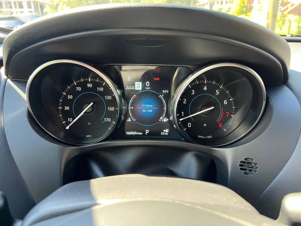 2019 Jaguar F-Pace - Image 17 of 18