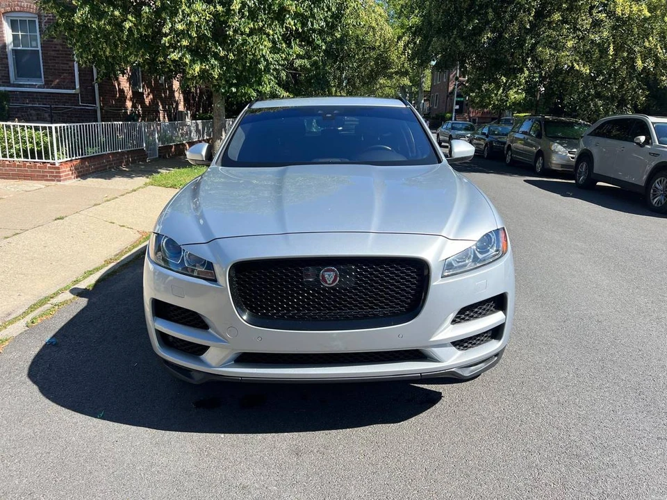 2019 Jaguar F-Pace - Image 8 of 18