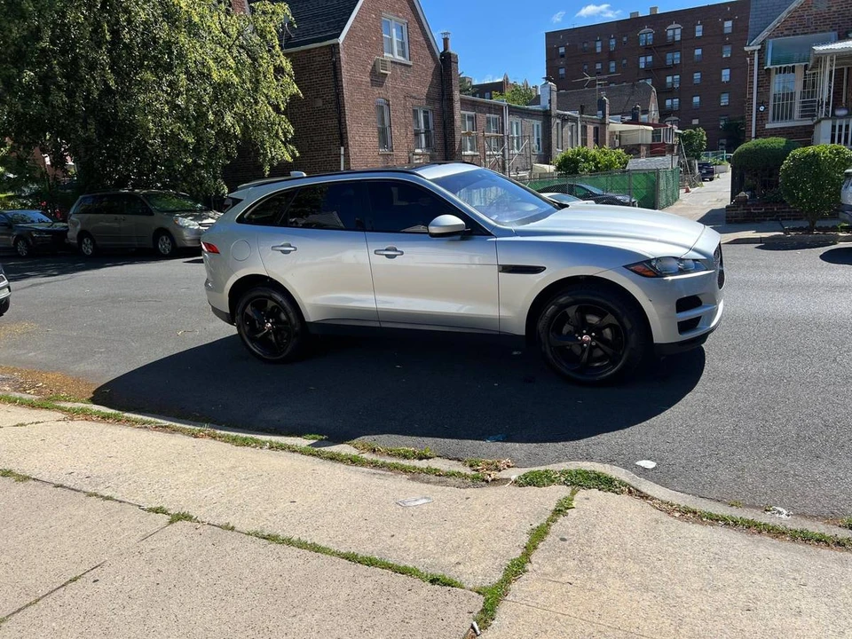 2019 Jaguar F-Pace - Image 7 of 18