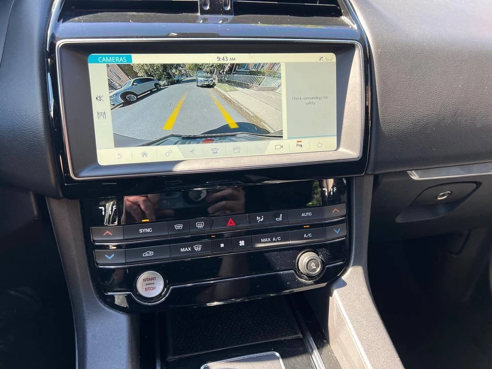 2019 Jaguar F-Pace - Image 16 of 18