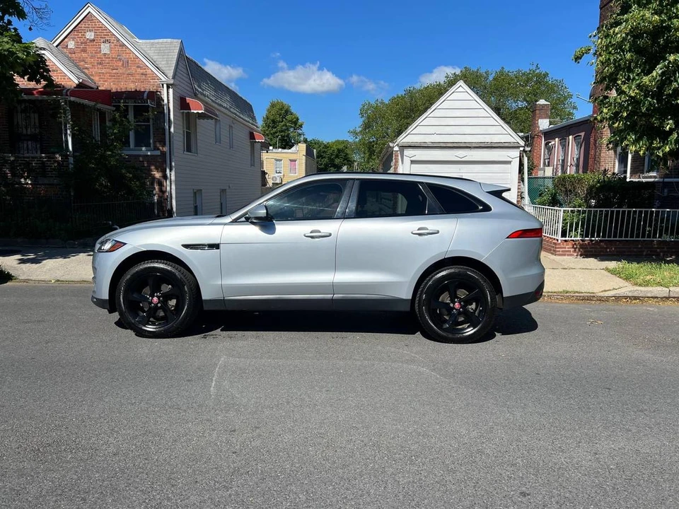 2019 Jaguar F-Pace - Image 2 of 18
