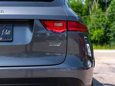 2019 Jaguar F-Pace - Image 8 of 16