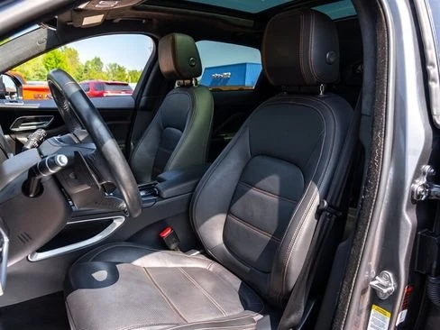 2019 Jaguar F-Pace - Image 13 of 16
