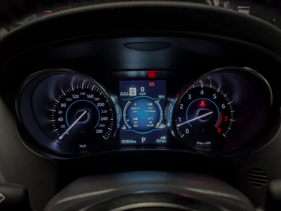 2019 Jaguar F-Pace - Image 12 of 19