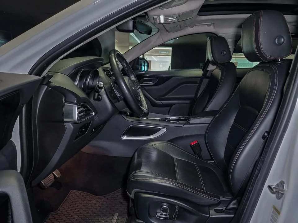 2019 Jaguar F-Pace - Image 10 of 19