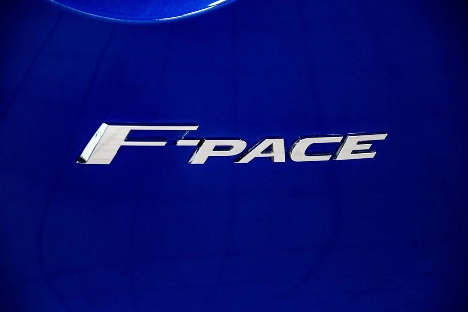 2019 Jaguar F-Pace - Image 10 of 15