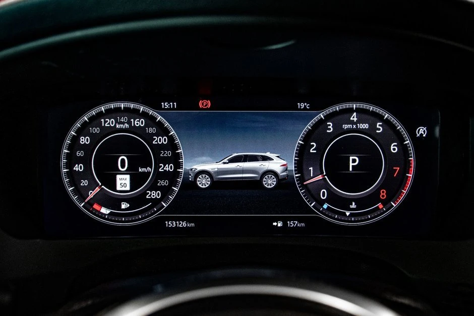2019 Jaguar F-Pace - Image 15 of 15