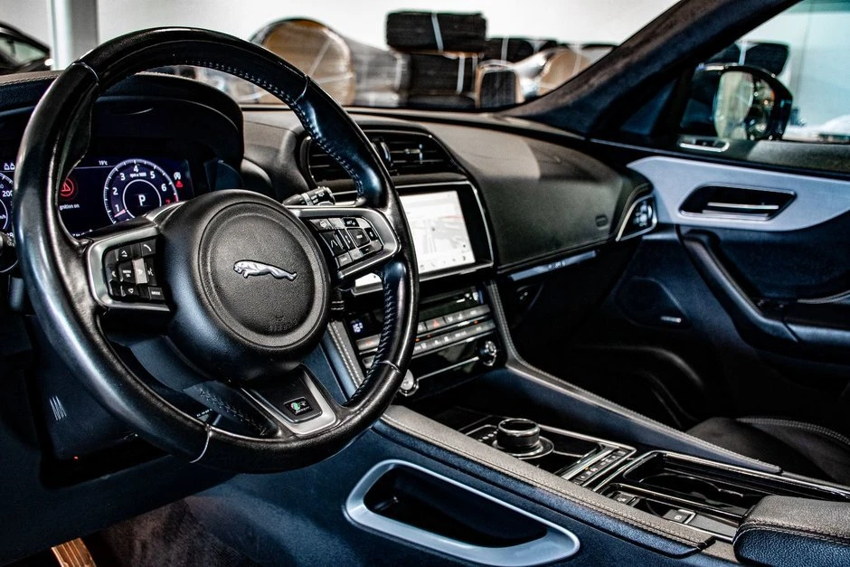 2019 Jaguar F-Pace - Image 12 of 15
