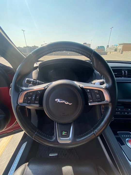 2019 Jaguar F-Pace - Image 10 of 19