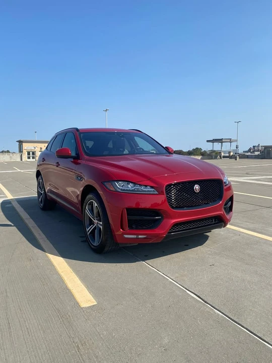 2019 Jaguar F-Pace - Image 3 of 19