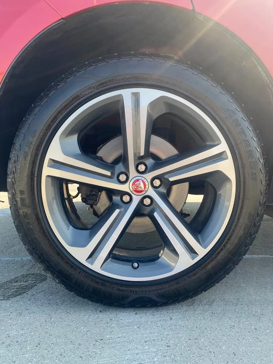 2019 Jaguar F-Pace - Image 5 of 19
