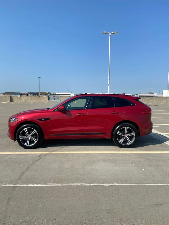 2019 Jaguar F-Pace - Image 8 of 19