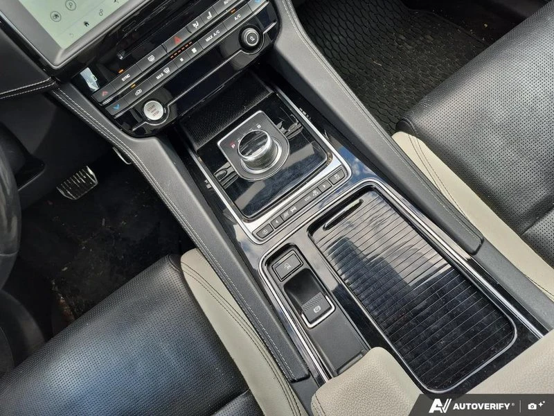 2019 Jaguar F-Pace - Image 13 of 20