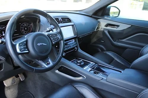 2019 Jaguar F-Pace - Image 8 of 17