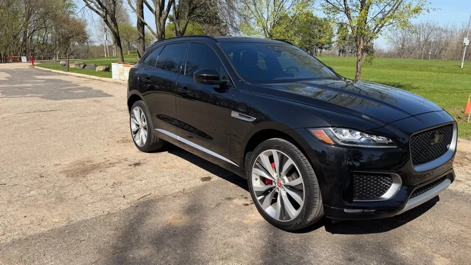 2019 Jaguar F-Pace - Image 4 of 10