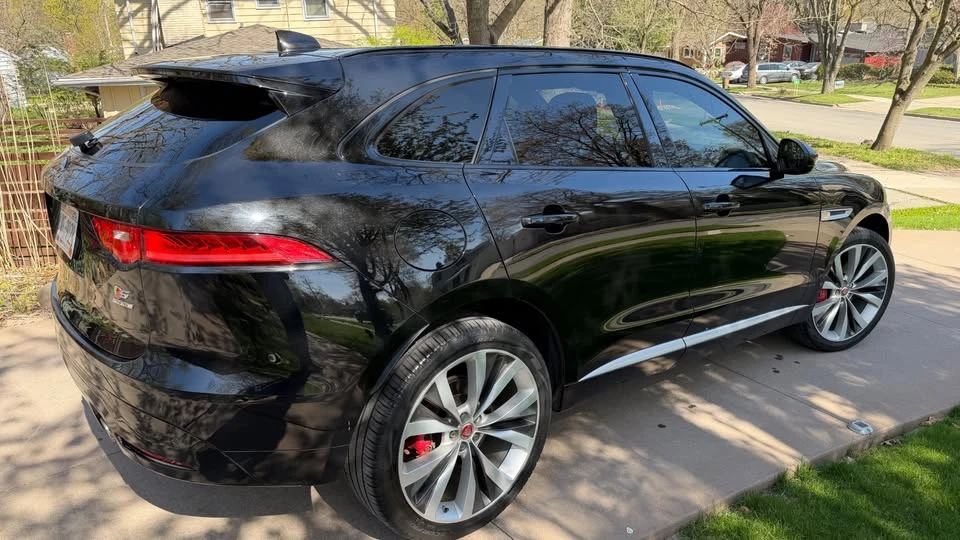 2019 Jaguar F-Pace - Image 7 of 10