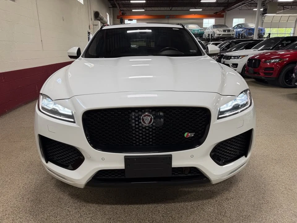 2019 Jaguar F-Pace - Image 8 of 20