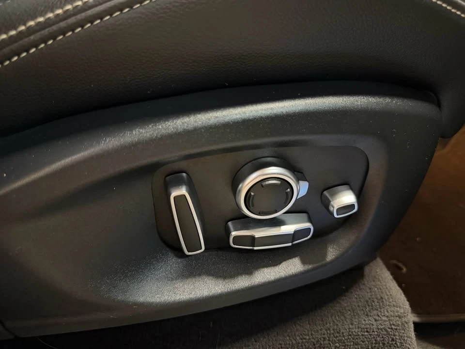 2019 Jaguar F-Pace - Image 17 of 20