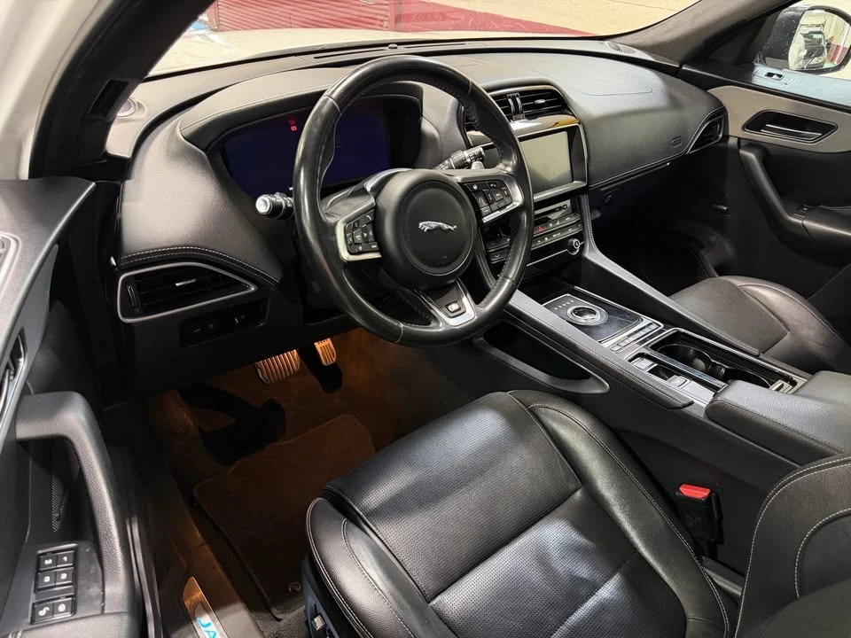 2019 Jaguar F-Pace - Image 18 of 20