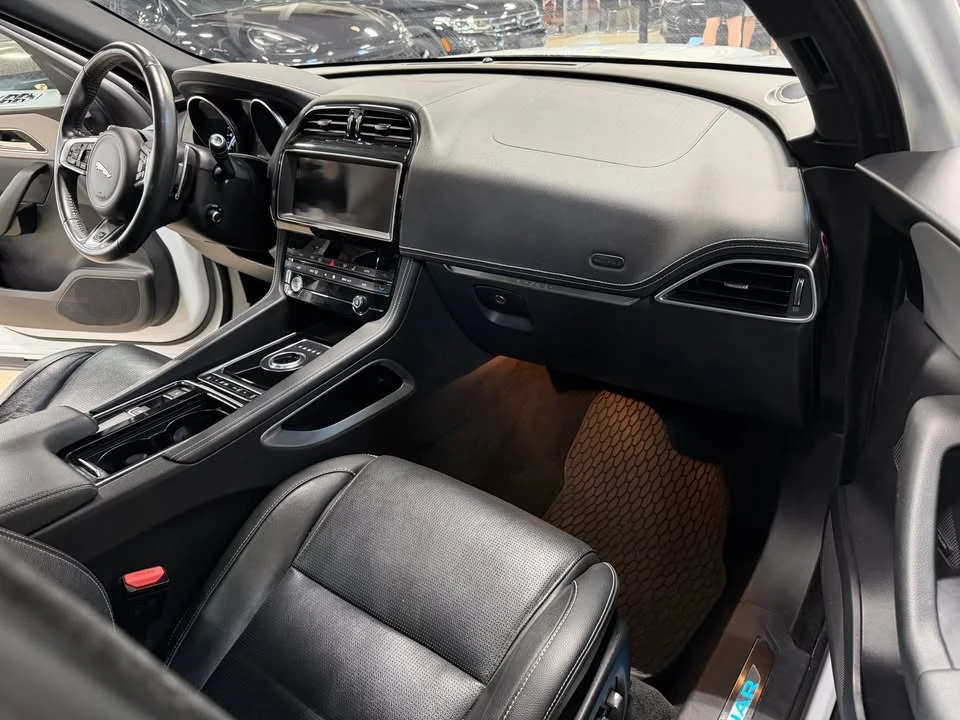 2019 Jaguar F-Pace SVR - Image 15 of 20