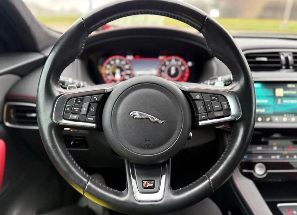 2019 Jaguar F-Pace SVR - Image 13 of 18