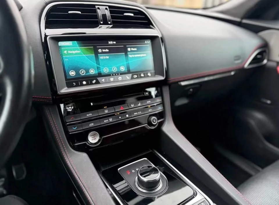 2019 Jaguar F-Pace SVR - Image 16 of 18