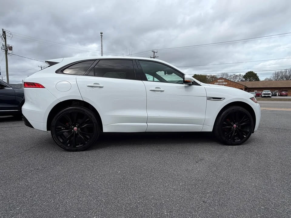 2019 Jaguar F-Pace SVR - Image 4 of 19