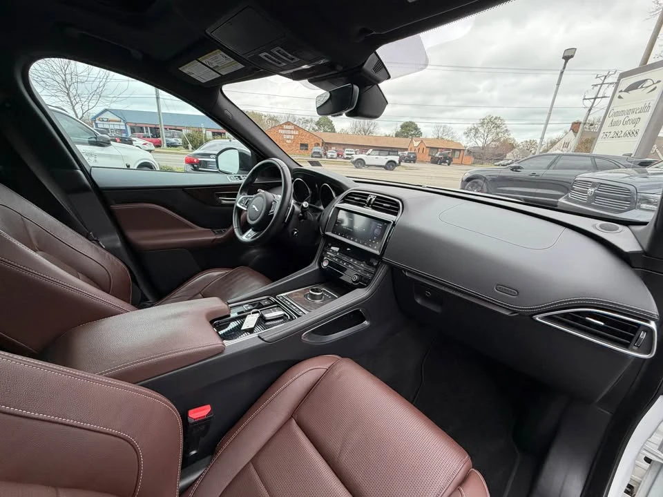 2019 Jaguar F-Pace SVR - Image 14 of 19