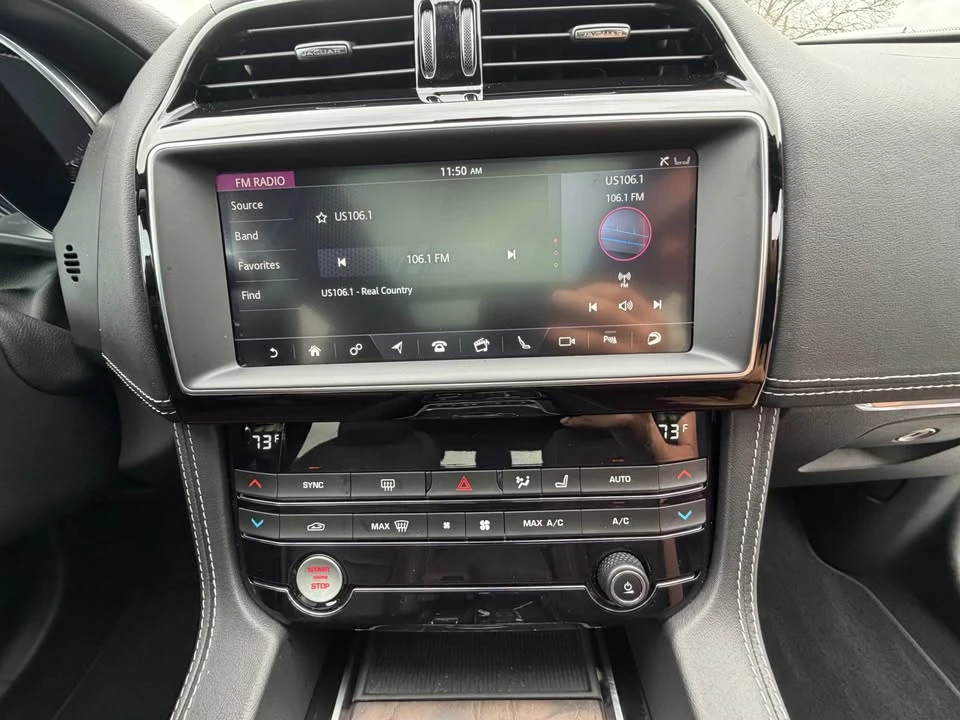 2019 Jaguar F-Pace SVR - Image 15 of 19