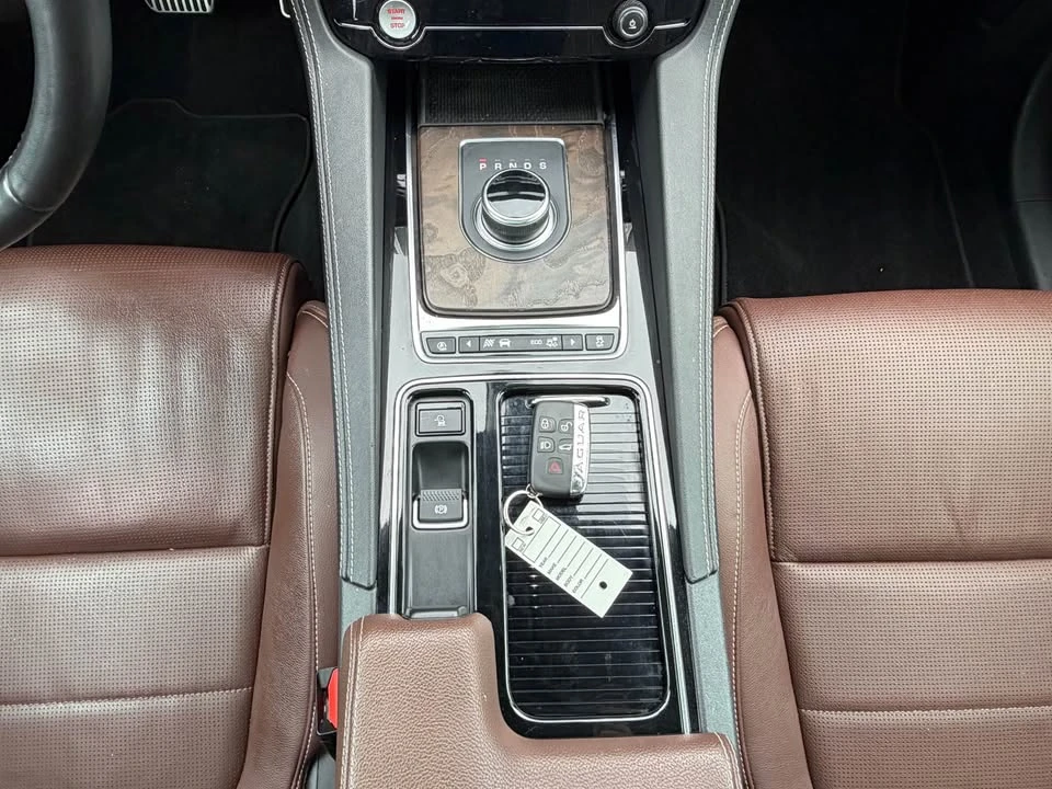 2019 Jaguar F-Pace SVR - Image 10 of 19