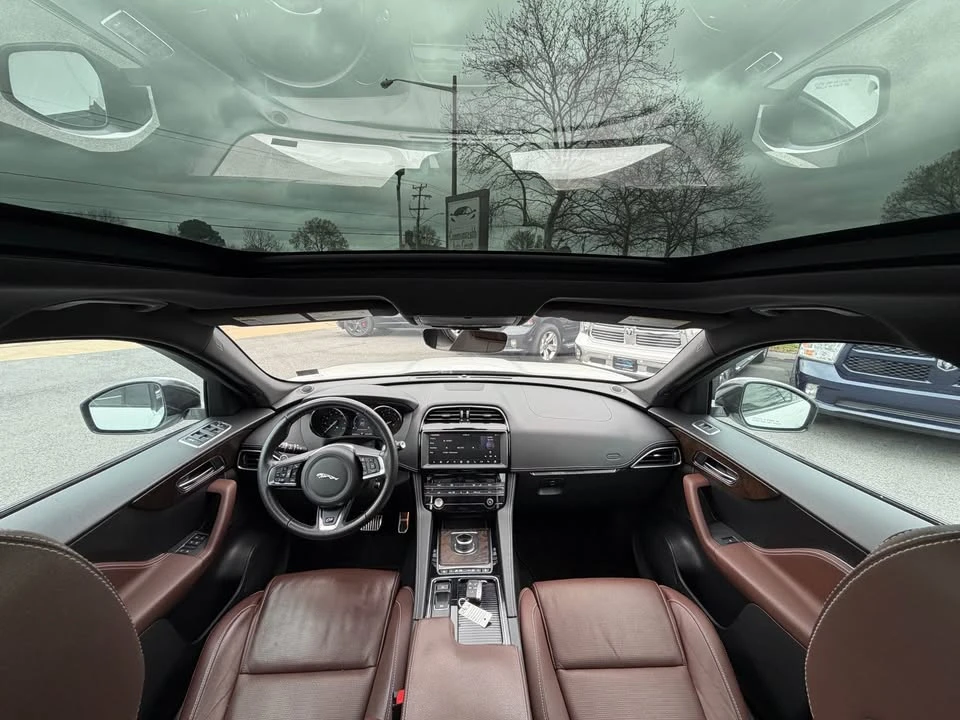 2019 Jaguar F-Pace SVR - Image 9 of 19