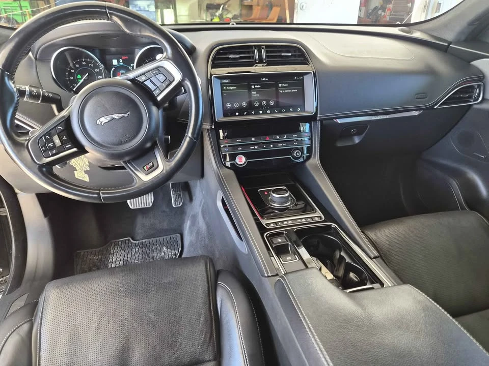 2019 Jaguar F-Pace - Image 6 of 9
