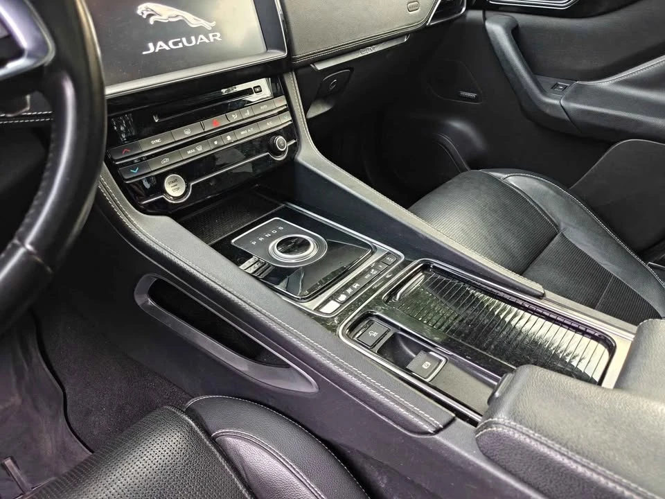 2019 Jaguar F-Pace SVR - Image 18 of 20