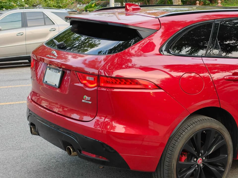 2019 Jaguar F-Pace SVR - Image 14 of 20