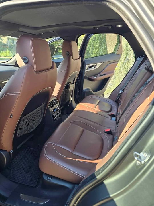 2019 Jaguar F-Pace - Image 6 of 10