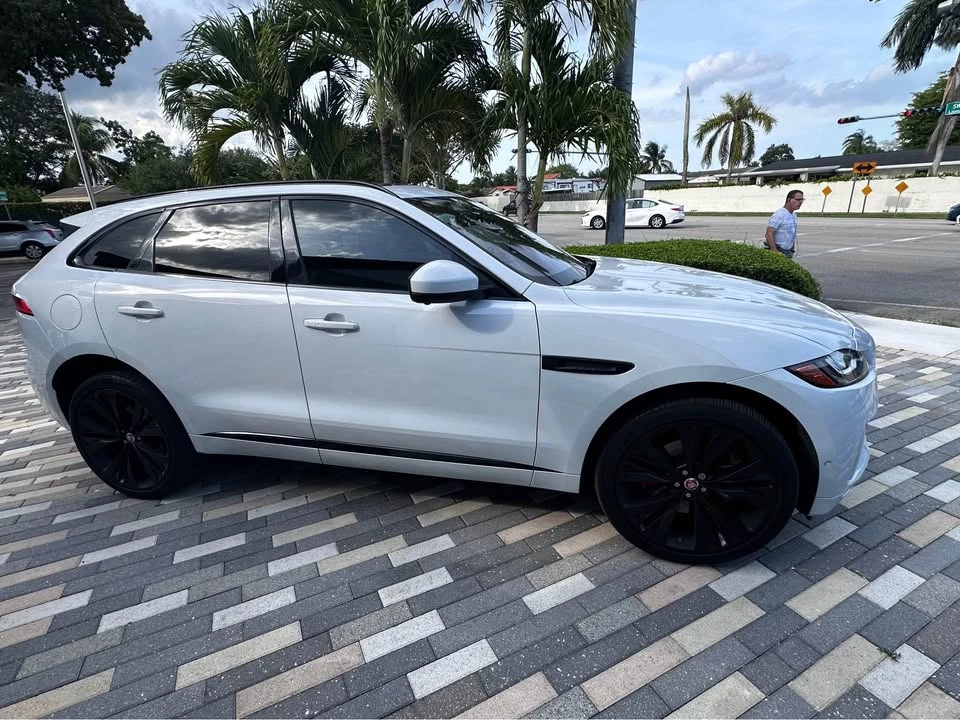 2019 Jaguar F-Pace - Image 2 of 4