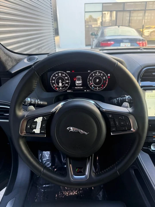 2019 Jaguar F-Pace SVR - Image 7 of 9