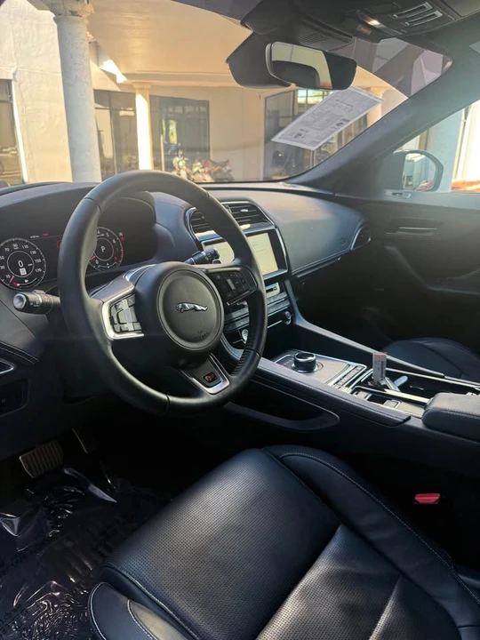 2019 Jaguar F-Pace SVR - Image 5 of 9