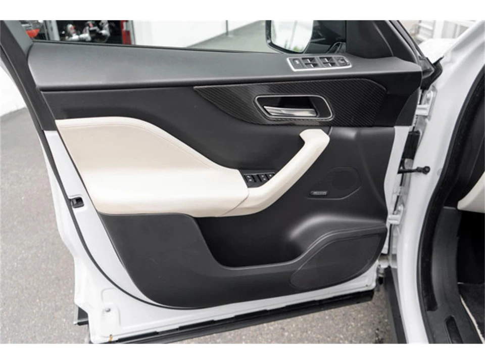 2019 Jaguar F-Pace - Image 10 of 12