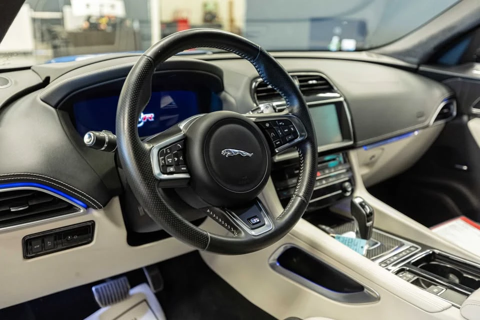 2019 Jaguar F-Pace SVR - Image 12 of 15