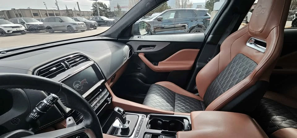 2019 Jaguar F-Pace SVR - Image 12 of 20