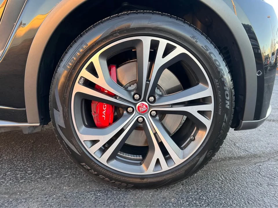 2019 Jaguar F-Pace SVR - Image 17 of 19