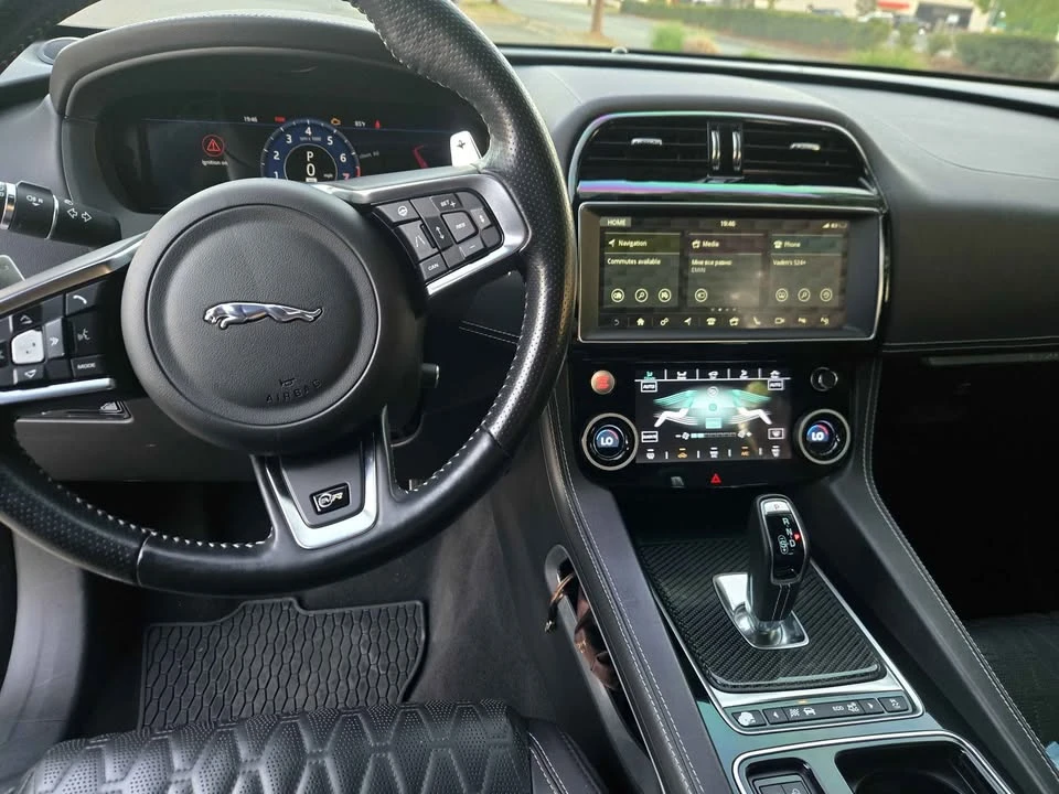 2019 Jaguar F-Pace SVR - Image 9 of 14